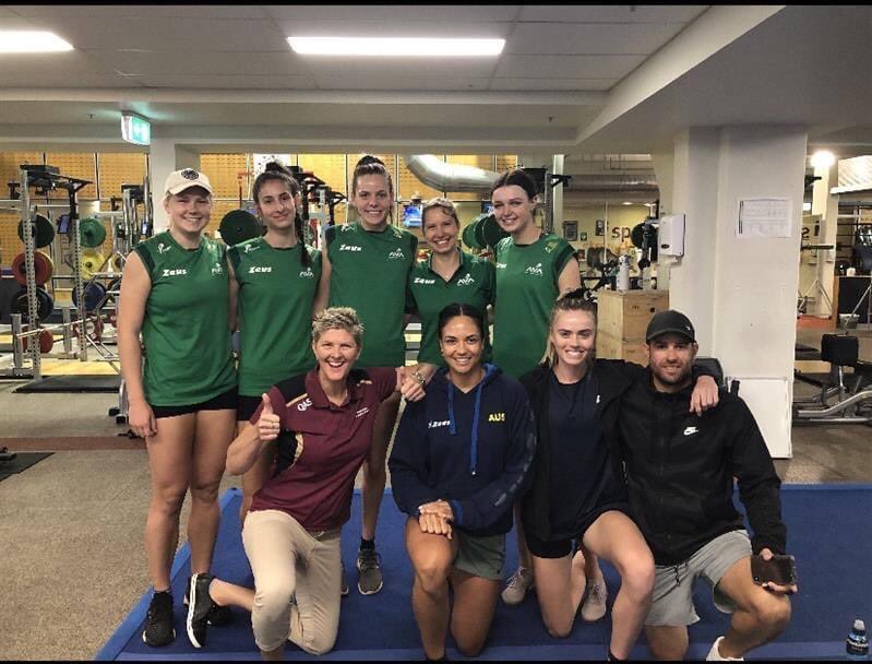 Australian Volleyball Academy visits Women's Beach Volleyroos Read more: bit.ly/3myfjyM #FIVB #AVC #VolleyballAustralia #AVCVolley #BeachVolleyball #AsianVolleyball #StayActive #StayStrong #StayHealthy