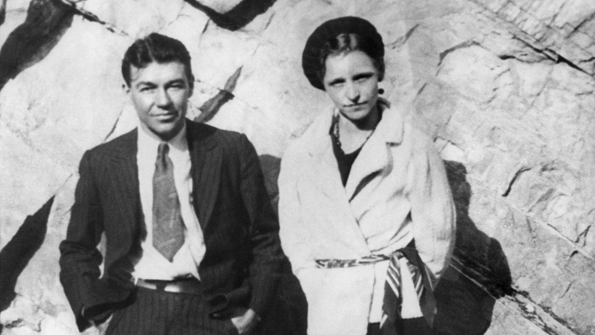  #DYK the criminal duo, Bonnie & Clyde, was also a product of the Depression era? A farmer’s son, Clyde Barrow, would never accomplish a career in music, and Bonnie’s closest brush with the silver screen would be Arthur Penn’s 1967 Bonnie and Clyde. (10/13)