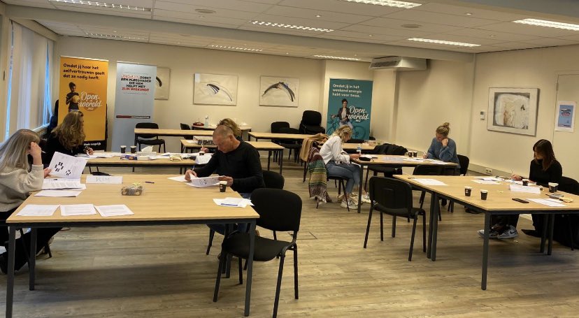 marcageeraets's tweet photo. Top dag met 24 uurs team Hera van @kenterjeugdhulp tijdens de training #Integraal redeneren mbv het #7factorenmodel. De koplopersteams zijn bijna startklaar. https://t.co/NJ3MFvzrLR
