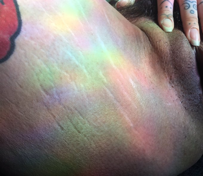 You are beautiful ✨ https://t.co/haU1KNtz3i