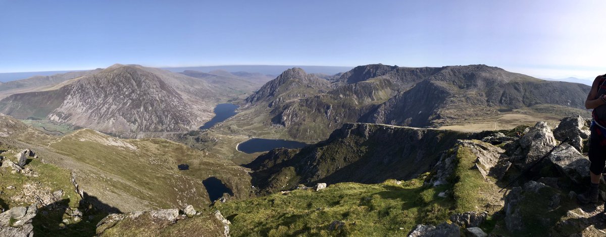 It was such a short time ago. Enjoying a blue sky day out on the #glyders in #northwales. 
#glyderfach #glyderfawr #glyderhorseshoe #ilovewales #ilovewales❤ #snowdonia #visitwales #northwalestagram
