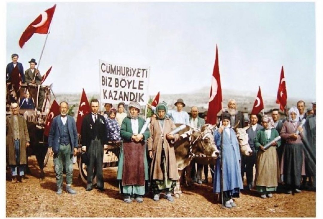 DeryaYurddaser's tweet photo. 29 Ekim Cumhuriyet Bayramı kutlu olsun! #Atamİzindeyiz #Cumhuriyetin97Yılı https://t.co/ibAZEqvxbV
