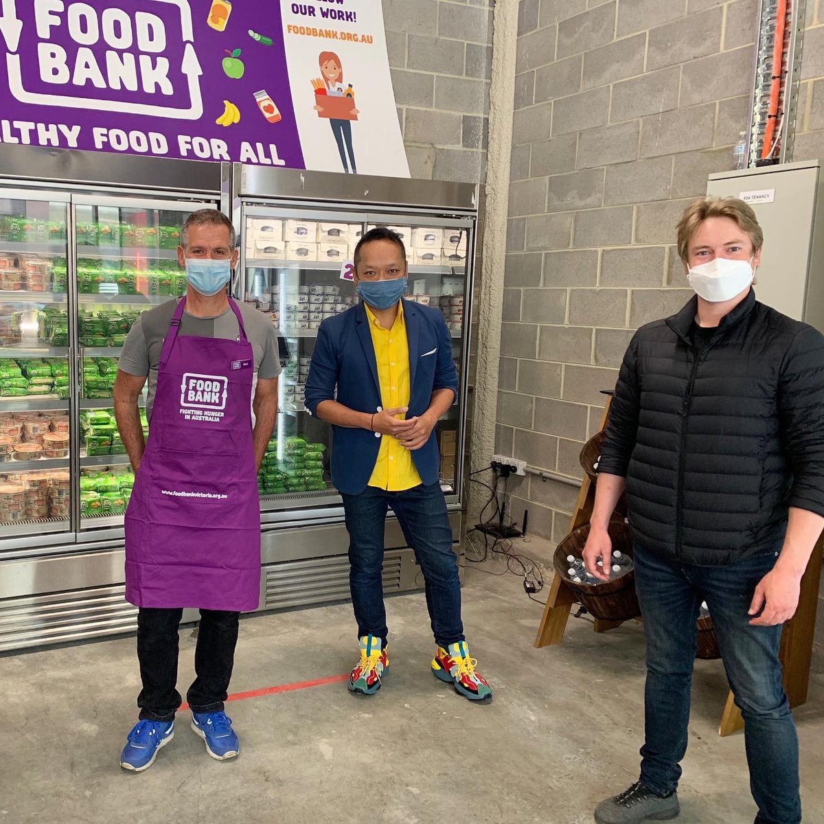 garyleecious's tweet photo. Are you an International Student in Melbourne needing access to food? Come to Foodbank’s Pop-Up Store, 10am – 2pm every Mon, Wed, Fri (ex public holidays) 230 LaTrobe Street, Melbourne. Bring a shopping bag &amp; Student ID for FREE access to fresh &amp; packaged food.  #garyleecious https://t.co/F3tHH38rHK