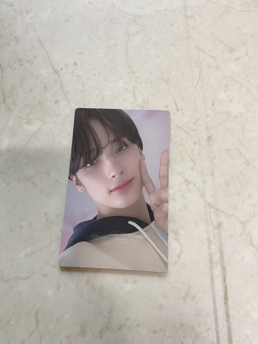 iAG8qKsr9SHwnrh's tweet image. r버전 휴닝이 있는데 r버전 수빈이랑 교환할분 디엠
.
.
.비공굿포카 넣어드림 투바투포카교환 #투바투 #투바투교환