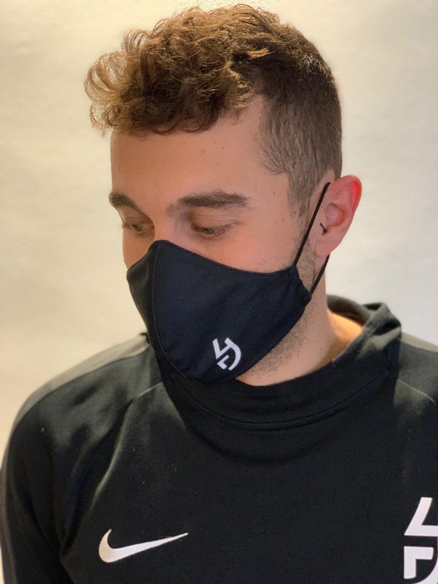 4d_rendimiento's tweet photo. Si hay que llevar #mascarilla se lleva bien ✔️

¡Consigue la de #4D por 5€ y completa tus looks en condiciones!

➡️ Mascarilla higiénica de tela. Reutilizable con 50 lavados y tejido de algodón y filtro TNT. https://t.co/iFeeTMQKU7