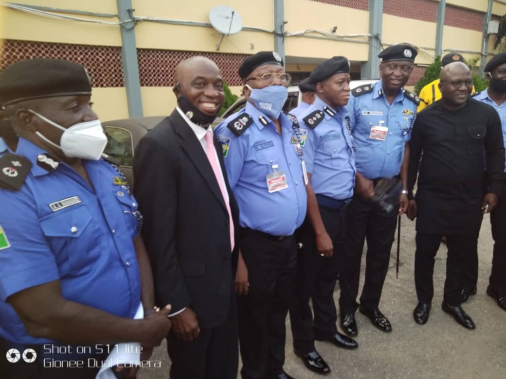 Governor of Lagos State, Mr Babajide Sanwo-Olu yesterday 28/10/2020 visited the Lagos Police Command Headquarter, Ikeja to meet with Police Officers in the Command including DIG, AIG Zone 2, CP., All Area Commanders....

Please read more on our facebook page