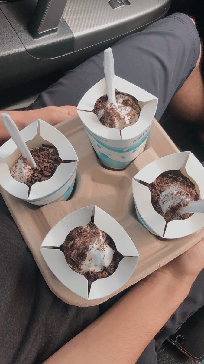 muhdnqiuddin's tweet photo. Masih team mcflurry oreo sampai bila bila https://t.co/trb2W5QMxa