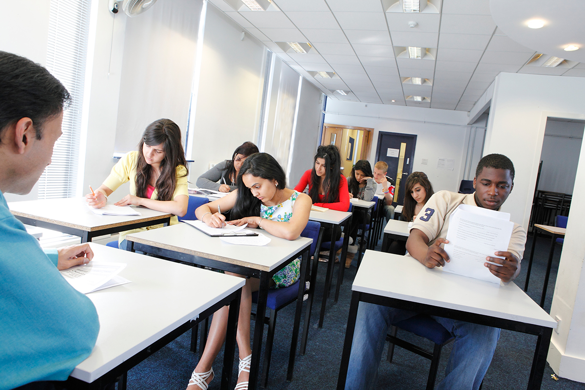 #LowerSixth offered at #Regent Independent #College promotes critical #skills such as #reasoning, #research and independent #thinking.
regentcollege.uk.com/independent-co…