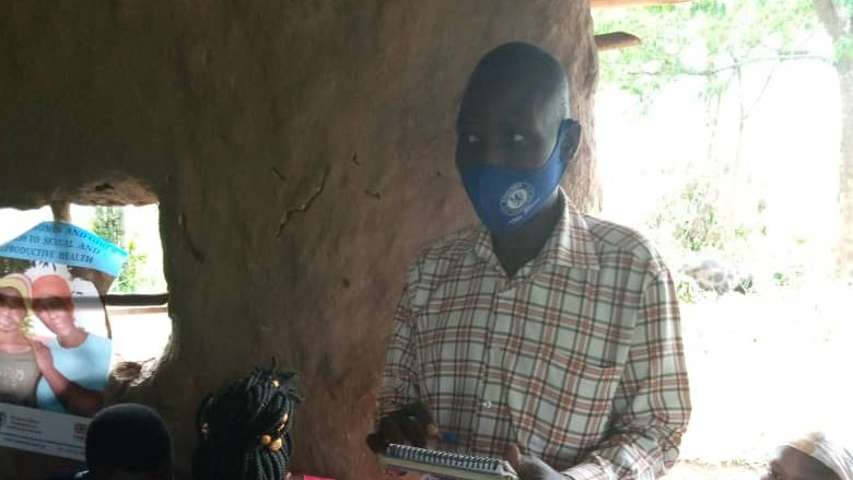 FOWODE_UGANDA's tweet photo. "The government also needs to support the Village Health Teams (VHTs) with capacity-building programs to enhance their knowledge on SRHR issues in the community..."Fred the sub-county councillor
#Data4Advocacy #FOWODEAt25 https://t.co/Lr5vxuu6l1