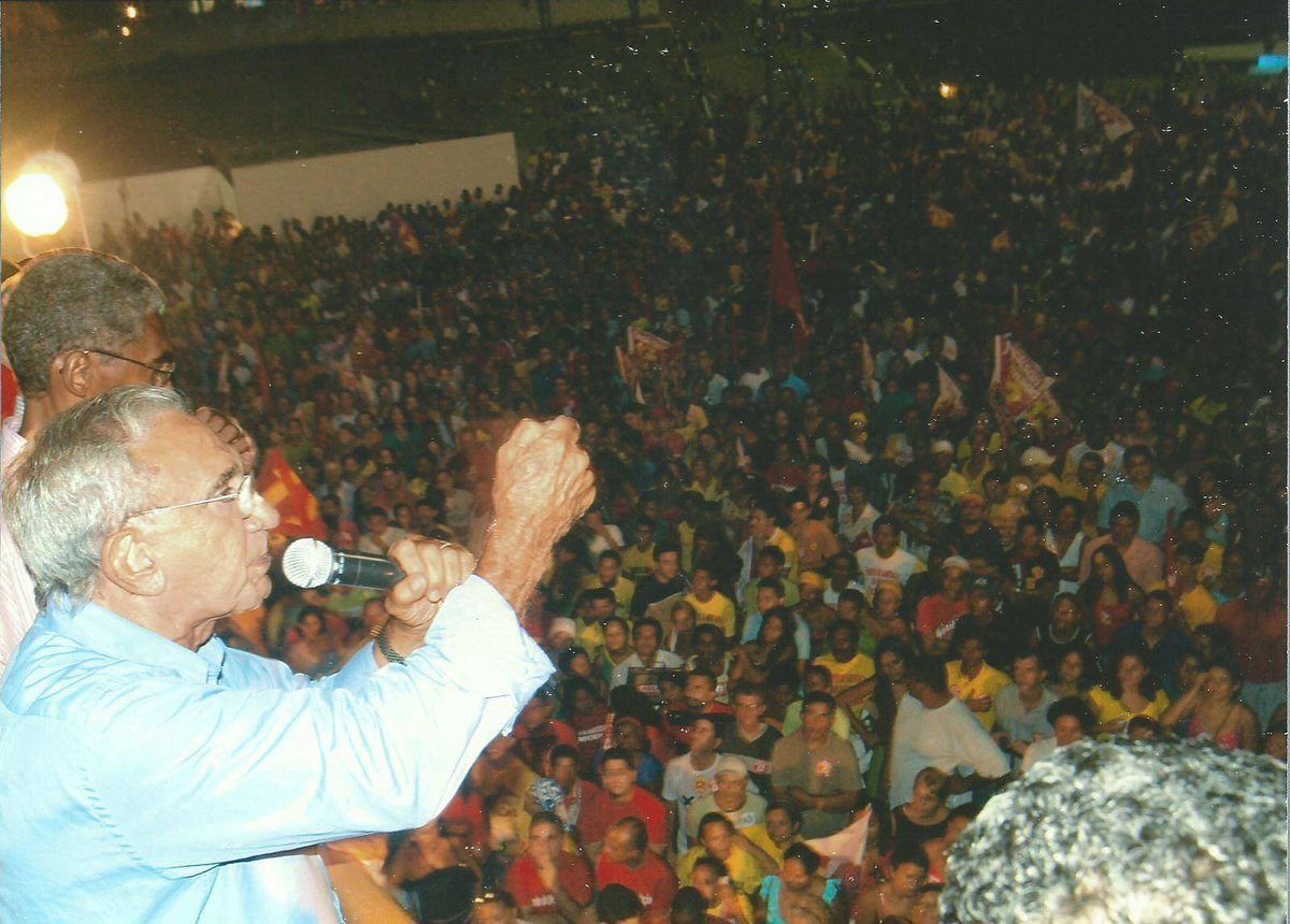 wevertonrocha's tweet photo. #TBT do dia 29 de outubro de 2006 quando o nosso querido Jackson Lago foi eleito governador do Maranhão. #OPovoéMaior #JacksonVive #SomosPDT👍🌹 https://t.co/Fs6mmfpXhK