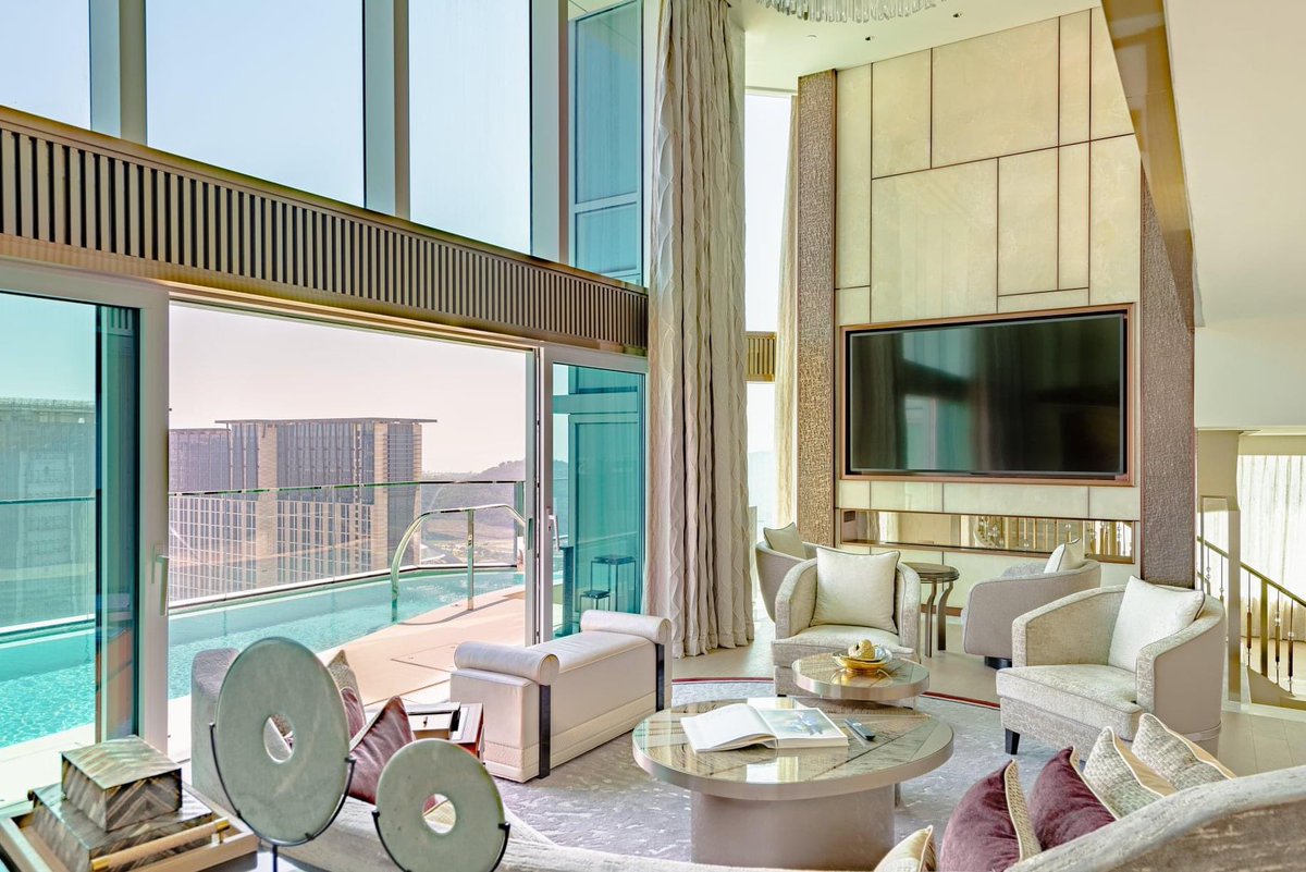 Experience the glamour of #Macau's Cotai Strip from a brand new perspective. Click to discover The Grand Suites, a new all-suite tower at <a href="/FSMacau/">Four Seasons Hotel Macao</a> – including the two-storey Skyview Villas, each featuring plunge pools overlooking the city from high above: bit.ly/FSMacau_