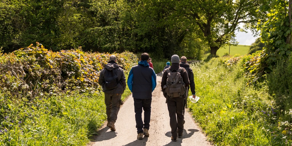 originaloutdoor's tweet photo. #tbt - Last spring's L1 Inland Foraging Basics course ran on a slightly nippy but gloriously sunny day, full of greenery! You can book now for this course by going to our website https://t.co/EXztMqBzYh https://t.co/40HkdzGIZw