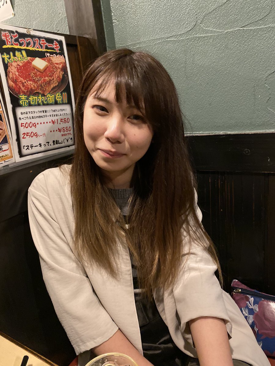 juramori1's tweet photo. 本人登場！！！

佐藤は、私と一緒にジュラの杜の内装や、社名、店名、構成など、本当の1から立ち上げたパートナーでした。その彼女がジュラを退職するのは非常に残念ですが、新生ジュラを今後も宜しくお願い致します。

佐藤ファンのお客様も多かったのですが、、今後は私たちだけでも頑張ります↑↑ https://t.co/sKKXs5iN2K