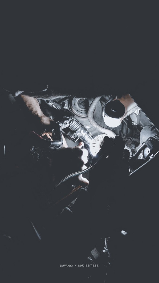 sekilasmasa's tweet photo. Dalam perjalanan lalu mogok, dan harus ganti dinamo mobil #setorfoto #ShotOniPhone #editlightroom @piokharisma https://t.co/8pCsmQaYD6