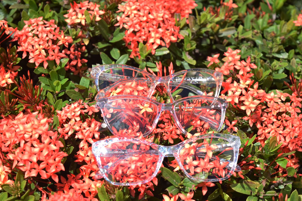 EyeMobileANU's tweet image. Talk about details😍👓. 
.
.
.
.
.
#FYSH #FYSHFrames #CrystalFrames #Stylish #Eyewear #OpticalCare #Optometry #EyeMobileVisionCare #Antigua #AntiguaandBarbuda #SeeAndBeSeen