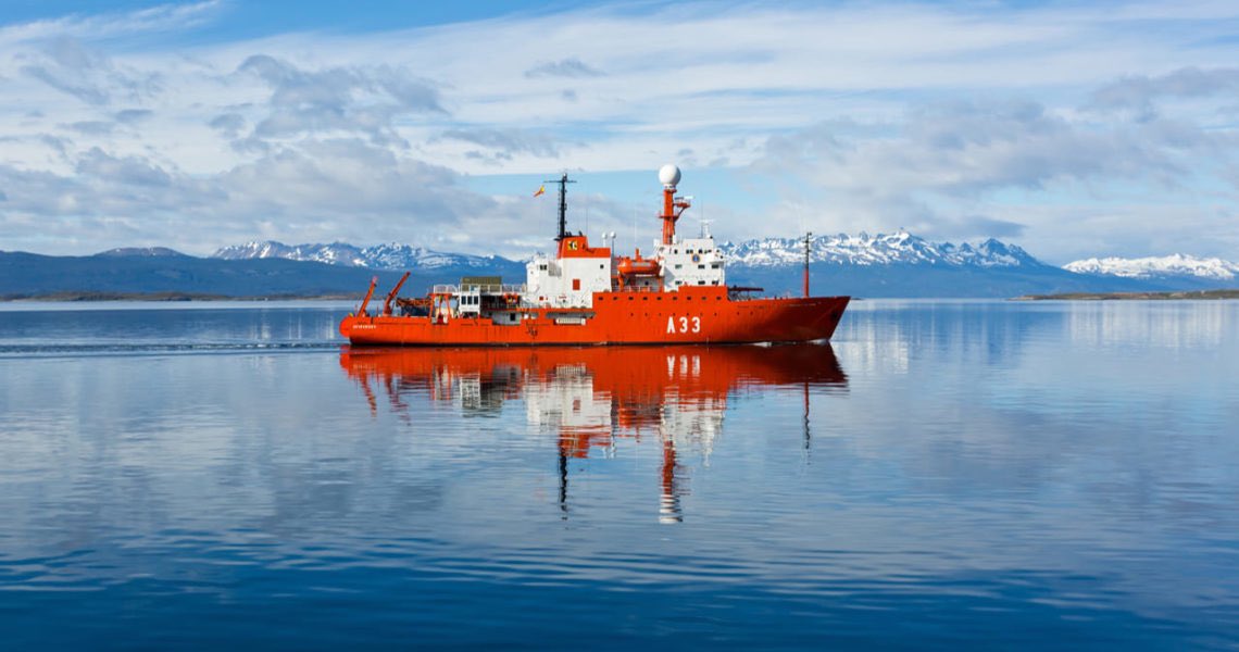 cristinagallach's tweet image. En la Comisión para Conservación de Recursos Vivos Marinos Antárticos 🇪🇸impulsa hoy la declaración de 3 nuevas Áreas Marinas Protegidas. Gran compromiso movilizador para océanos 🌊 + protegidos.2021 debe ser año decisivo: q mejor celebración para 30 aniversario #ProtocolodeMadrid