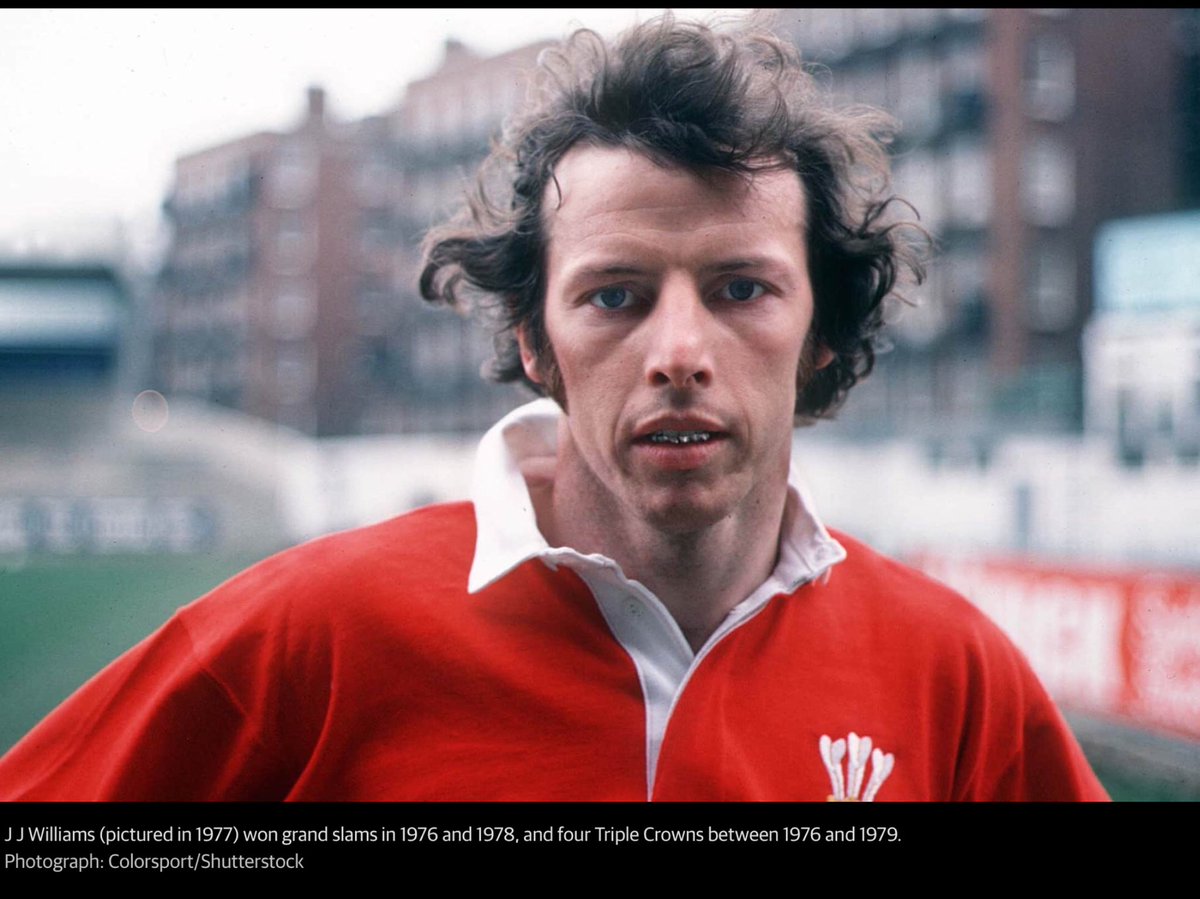 CedwynAled's tweet photo. Llun wych o JJ Williams / Fantastic pic of rugby great JJ Williams #ErCof #RIP https://t.co/NSC8e04ZSq