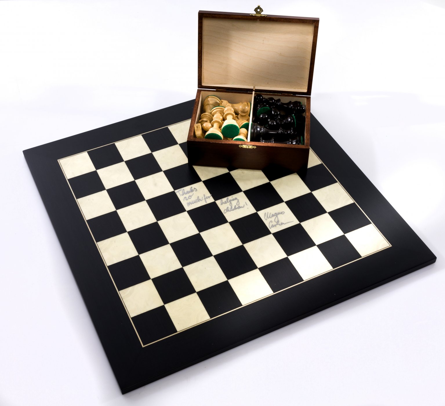 Magnus Carlsen Signature Series Chess Set, Bag And Board Combination