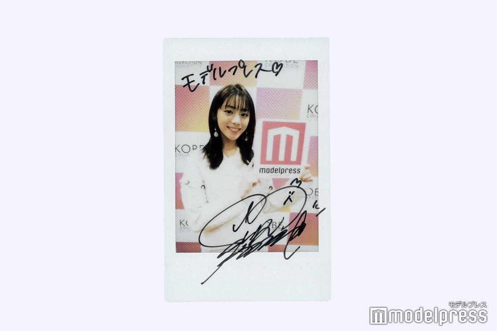 プレゼント🎁✨／ 貴島明日香さん直筆サイン入りチェキを1名様に😍 〆