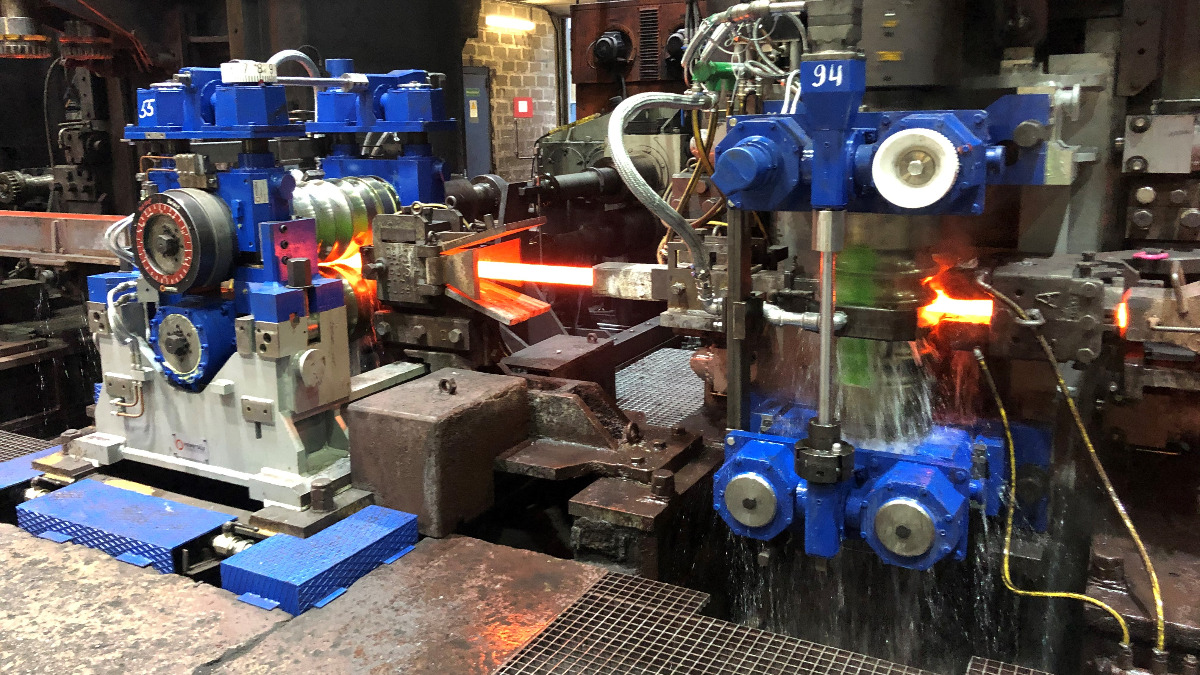 primetals's tweet photo. Are you interested in shorter change times and prolonged lifetime for #longrolling mills? Take a look at the project at Stahlwerk Annahütte Max Aicher GmbH & Co. KG, Germany, where #PrimetalsTechnologies installed two Red Ring Series 5 stands.
Read more: https://t.co/xM3Nk6PhGT https://t.co/ZsleTKjTDF