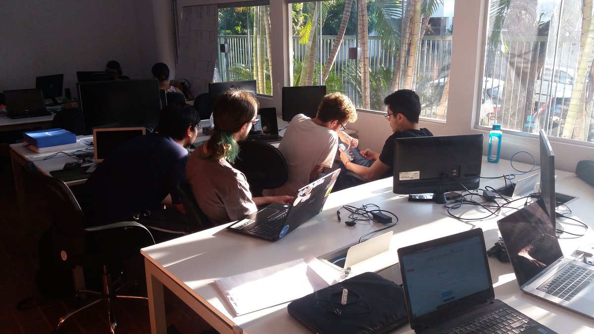 crievivaseja's tweet photo. Na época que os coworkers podiam se encontrar para trabalhar.💜

#terracota #coworkingcampinas #equipe #startup #campinas #trabalhoremoto https://t.co/zCQceqatit