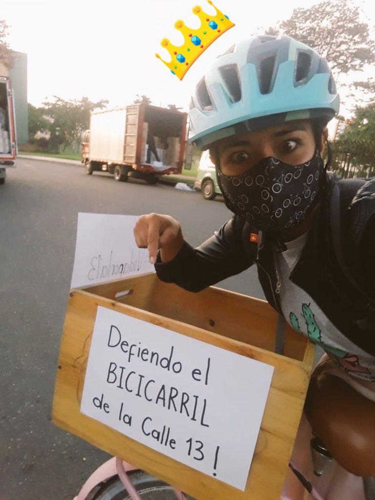 HOY!! Paro pacífico en la Calle 13 desde las 5am saliendo de Mosquera. 
Por una vía transitable✊♥️🚲👑 #vidaAla13 
📷🚲 Instagram: @lorena.nieto.es
instagram.com/lorena.nieto.e…