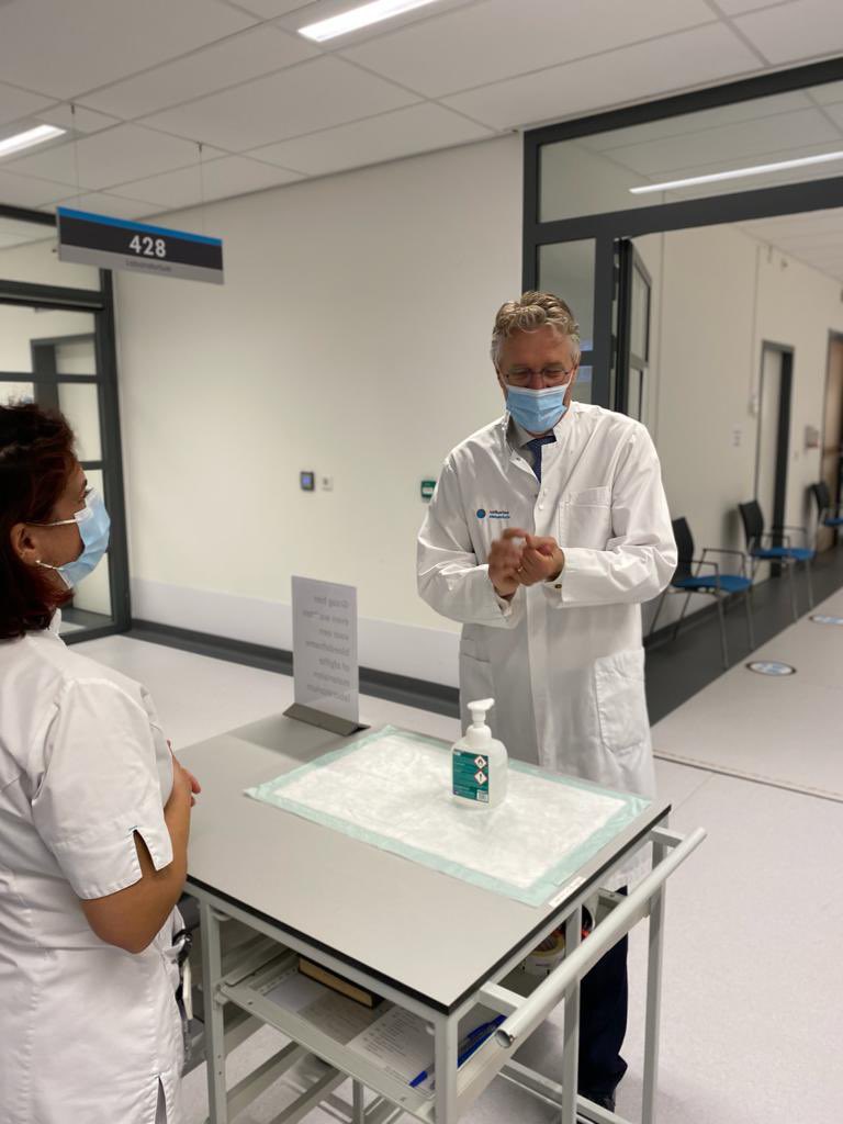 JJorritsma040's tweet photo. Kennismakingsgesprek met @NardovdM nieuwe directeur van het @CatharinaZKH in #Eindhoven Een gesprek midden in de tweede golf van de #coronacrisis Opnieuw gezien welke enorme impact het heeft op onze geweldige zorgverleners. Hou vol! https://t.co/s4bQ5Hs9KS