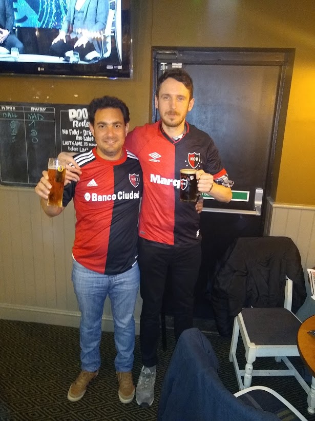 Nico & I first connected on Twitter. A huge Newell's fan living in Buenos Aires, he was eager to improve his English while helping me learn more about what it means to be a "Leper". While he was on holiday in the UK in early 2019, we met for the first time in a London pub 