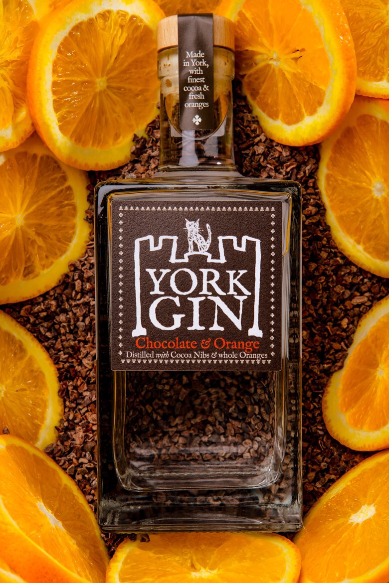 yorkgin's tweet photo. Introducing York Gin Chocolate &amp; Orange.

Inspired by the chocolate orange - invented, and made in York for decades🍫🍊

‘Christmas in a glass’🎄🍸

On general sale 9 Nov.

Get it next week with a discount - register for our monthly email (sent 1 Nov): https://t.co/0OHqPIjzoo https://t.co/rTM9JimRjB