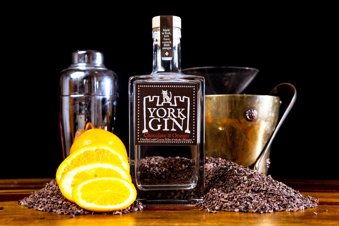 yorkgin's tweet photo. Introducing York Gin Chocolate &amp; Orange.

Inspired by the chocolate orange - invented, and made in York for decades🍫🍊

‘Christmas in a glass’🎄🍸

On general sale 9 Nov.

Get it next week with a discount - register for our monthly email (sent 1 Nov): https://t.co/0OHqPIjzoo https://t.co/rTM9JimRjB