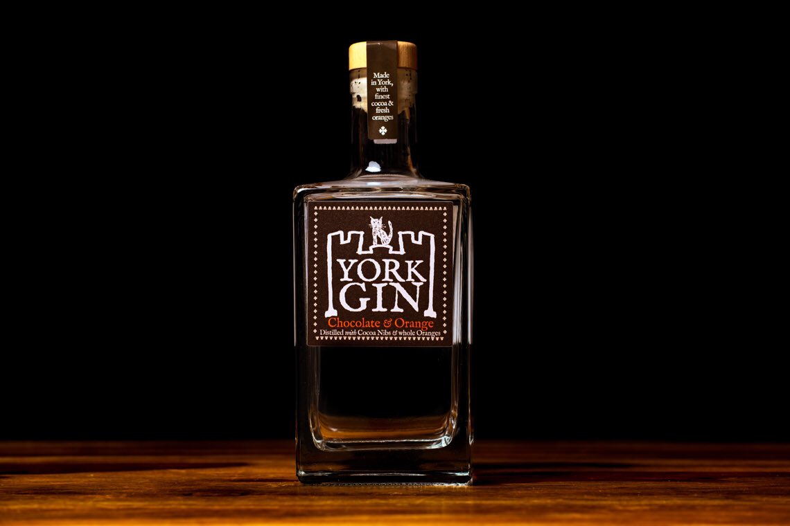 yorkgin's tweet photo. Introducing York Gin Chocolate &amp; Orange.

Inspired by the chocolate orange - invented, and made in York for decades🍫🍊

‘Christmas in a glass’🎄🍸

On general sale 9 Nov.

Get it next week with a discount - register for our monthly email (sent 1 Nov): https://t.co/0OHqPIjzoo https://t.co/rTM9JimRjB