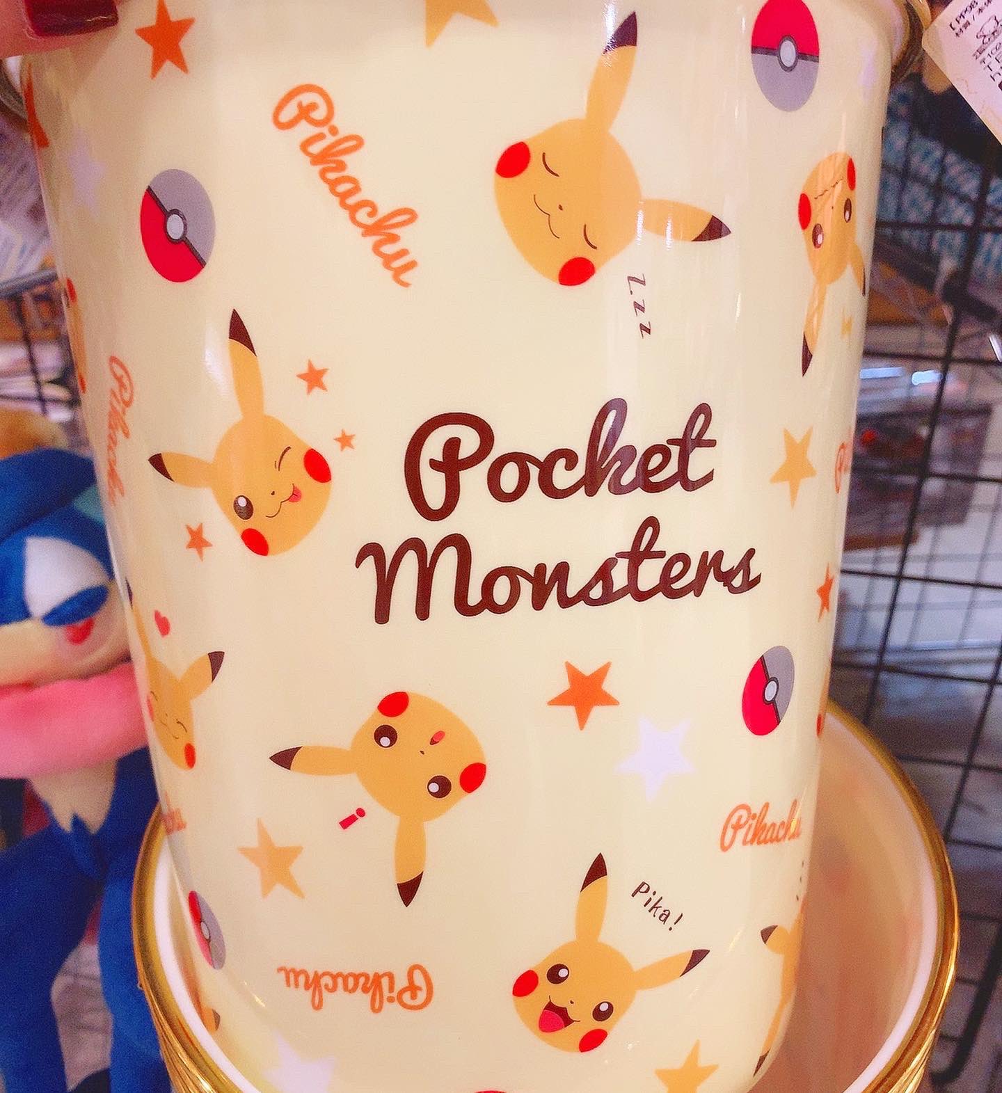 ヴィレッジヴァンガード伊勢 ララパーク店 ポケモンのゴミ箱めっちゃ可愛い 1つ５８０円 Taxで安い これは買いでしょ Pokemon イーブイ ピカチュウ メタモン T Co 515ubydhkm Twitter