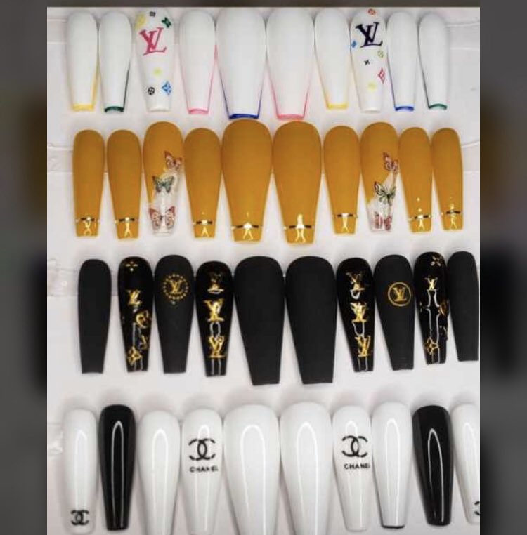 forewa4's tweet photo. I WANT IT! I GOT IT! 
Get your reusable press on nails from me ☺️. You can get them in wholesales and retail. We can also help you supply for your brand.
Just SEND A DM.
Comes with nail file and glue. In different sizes, patterns and length. https://t.co/SnLvxC9I3Q