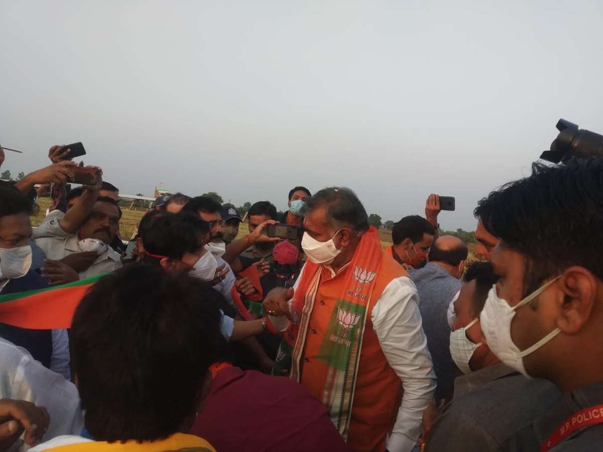 Prahlad Singh Patel ( वृक्ष से जल, जल से जीवन) tweet media