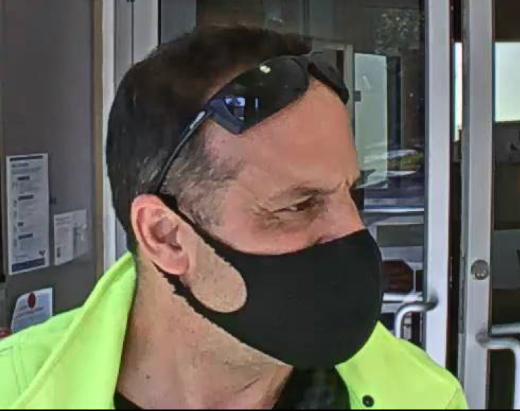 YRP's tweet photo. PEFFERLAW BANK ROBBER - Someone knows who this guy is and we need you to give us a call with tips. This guy was armed with a Taser and on Friday, October 23, around 2:30pm robbed a bank on Pefferlaw Rd. Call 866-876-5423 x6630 with any tips. https://t.co/mHHdhyoLWs