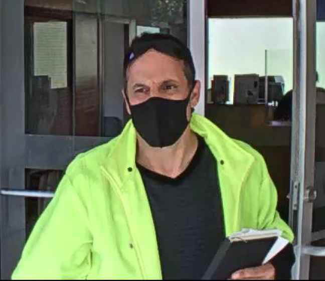 YRP's tweet photo. PEFFERLAW BANK ROBBER - Someone knows who this guy is and we need you to give us a call with tips. This guy was armed with a Taser and on Friday, October 23, around 2:30pm robbed a bank on Pefferlaw Rd. Call 866-876-5423 x6630 with any tips. https://t.co/mHHdhyoLWs