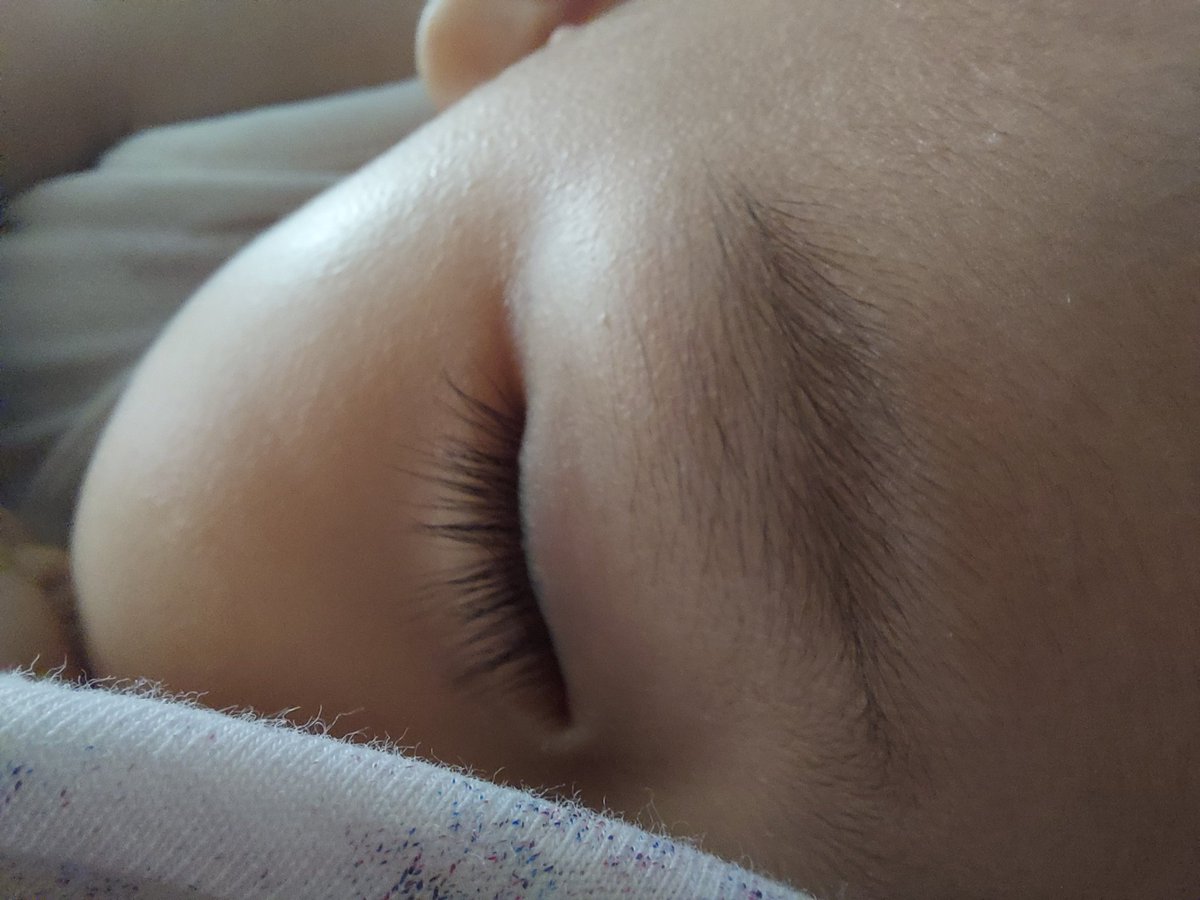 strawberiiiiin's tweet photo. Sleeptight mi amore 🥰 https://t.co/Rv1tIYTn6F