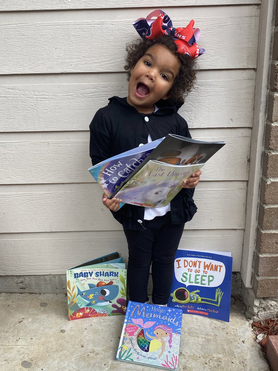 Mrs_Stevenson23's tweet photo. Adaleigh Grace was so excited to get her first @ScholasticClub book order!!! My heart is so happy that she loves books 💗🥰 #proudmommy #ELC1 #bookorder https://t.co/BbU07xMRx4