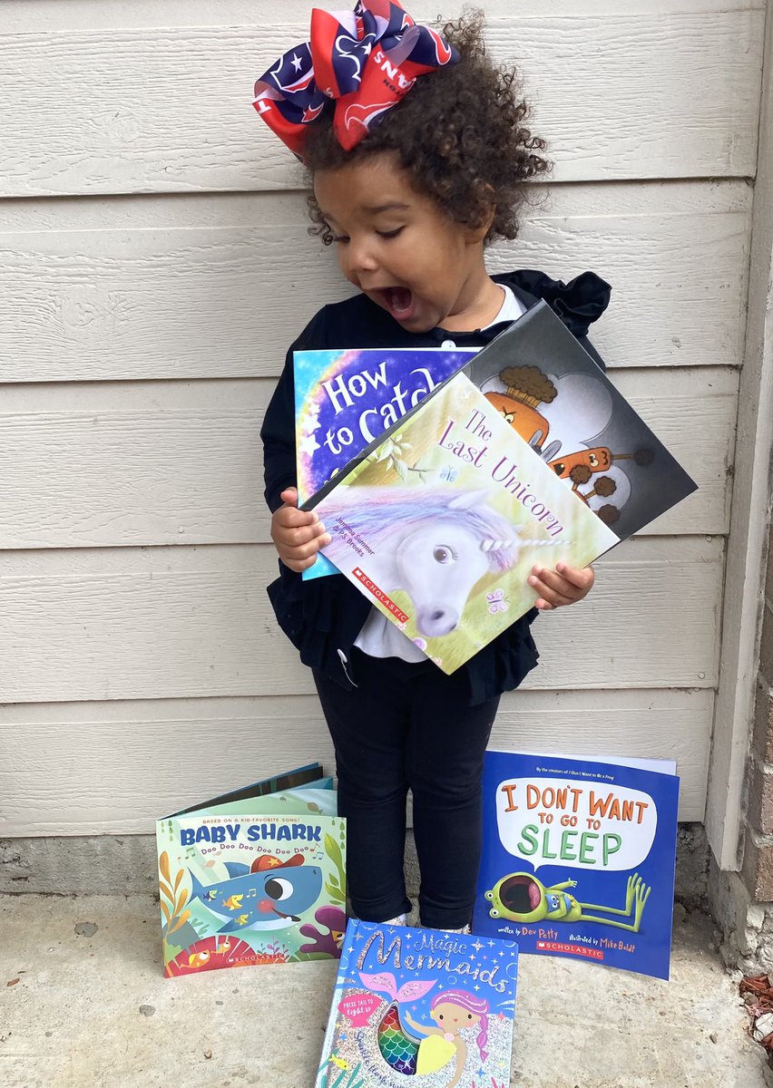 Mrs_Stevenson23's tweet photo. Adaleigh Grace was so excited to get her first @ScholasticClub book order!!! My heart is so happy that she loves books 💗🥰 #proudmommy #ELC1 #bookorder https://t.co/BbU07xMRx4