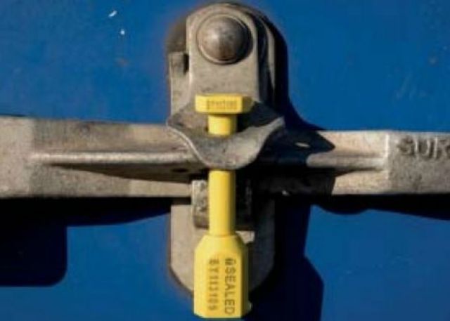 portstrategy's tweet photo. John Bensalhia investigates the latest innovations with container seals and assesses the financial and practical considerations involved.
https://t.co/B9BKtwIIjK #ports #PortSecurity #PortOps https://t.co/zsfeUTagCf