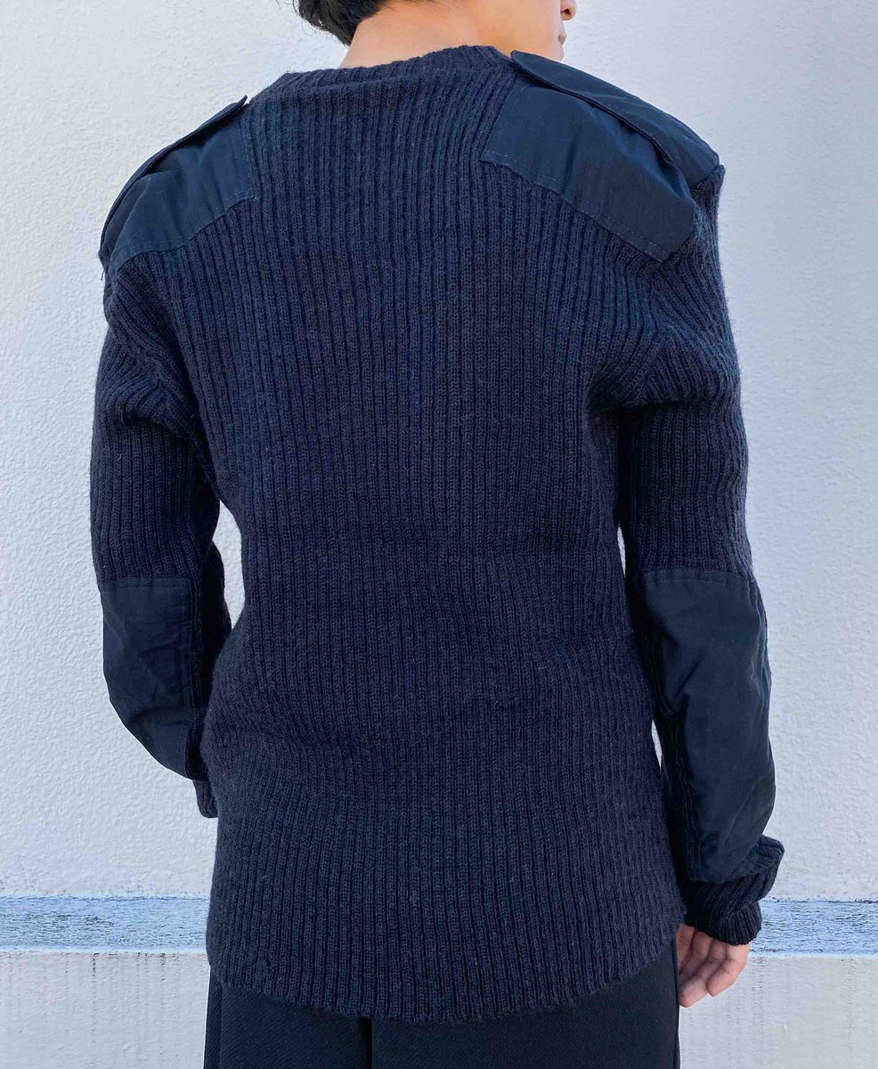 Ol C Used Clothing Military Sweater Xxxl Ol C Price 60 Tax とにかくアームが長い ビッグサイズのミリタリーセーター 折るか溜めるかと言った感じです 肩と腕部分にパッチが配されています ミリタリーアイテム特有の重厚感を Model 170cm