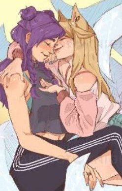 🦊; No es nada en especial, a la vulpina tan solo le pareció original agradecer tener a la peculiar detective en su vida, enviándole una postal que ella misma había diseñado y dibujado.