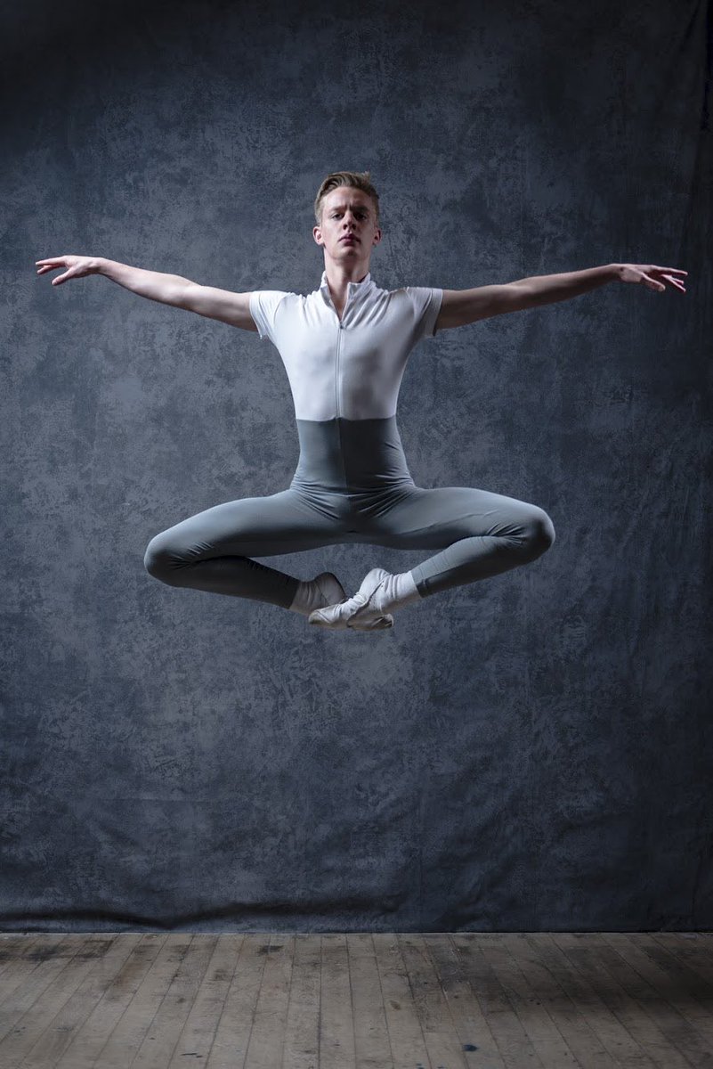 pennymartean's tweet photo. Happy World Ballet Day! #WorldBalletDay2020 #enbs #balletdancer #boysdancetoo @_drewforsyth https://t.co/MIoGSaNfs6