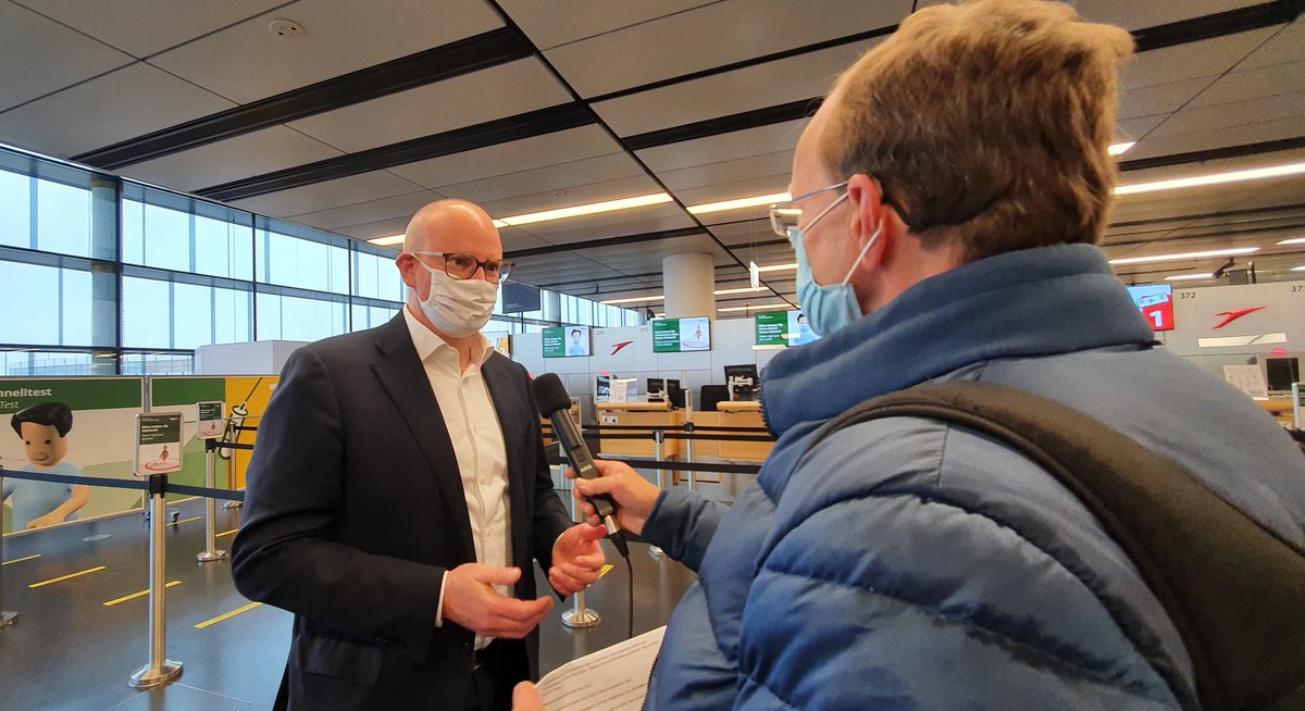flughafen_wien's tweet photo. #flightcast - Der Flughafen Wien und @_austrian haben einen Probebetrieb für Corona-Schnelltests gestartet. Wenn der erfolgreich ist, könnte ein flächendeckender Einsatz eine Lösung für mehr Reisefreiheit und eine Lockerung der derzeitigen Reisebestimmungen sein. (1/2) https://t.co/dM8vmt62pR