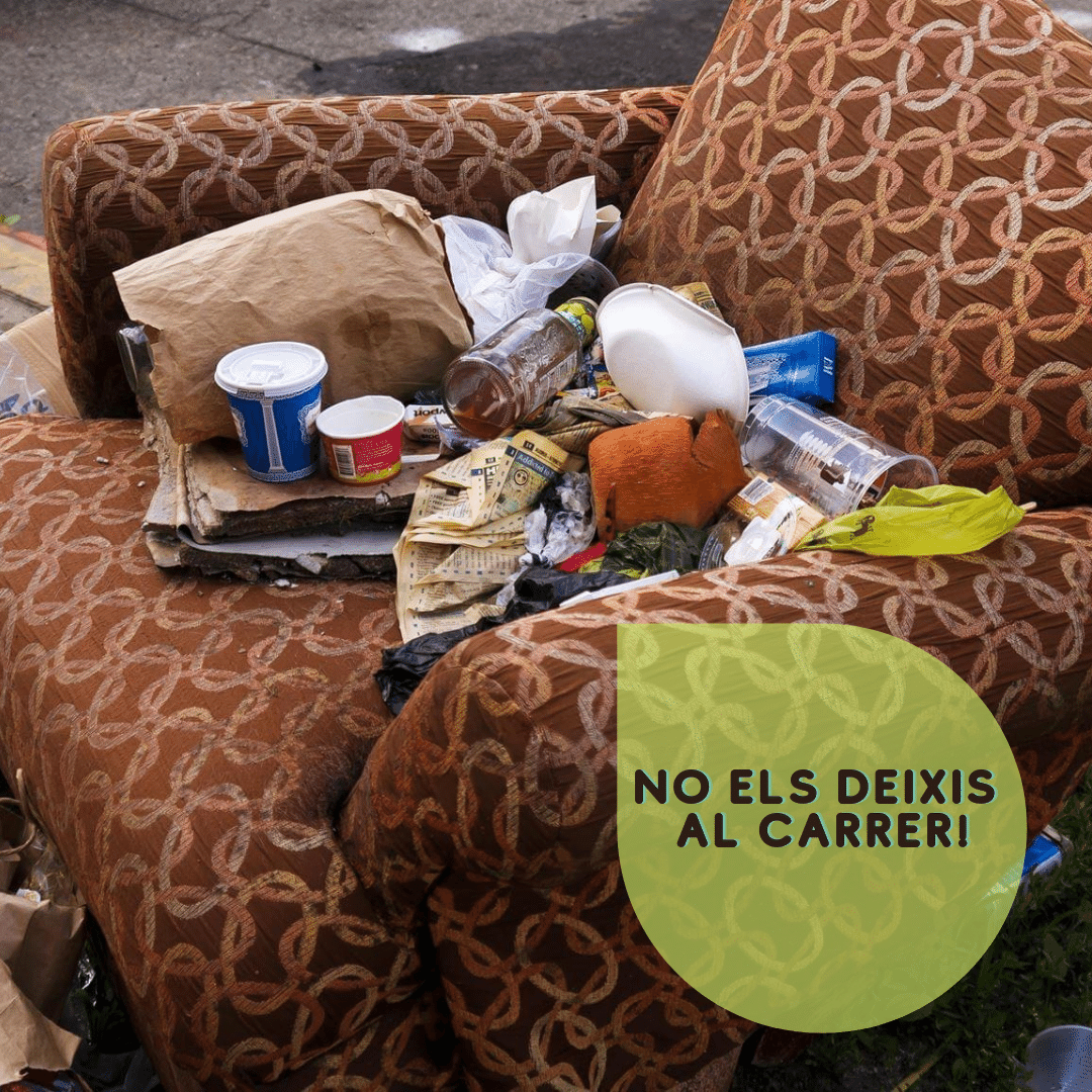trsmediambient's tweet photo. ❌No deixis els mobles i trastos vells al carrer!
Truca al telèfon de la neteja 900 720 135 per informar-te de quan es recullen els mobles al teu barri o porta'ls a les deixalleries municipals. Obertes de dilluns a diumenge! #terrassamediambient #neteja #residus #terrassaneta https://t.co/KPqYMY1bpS