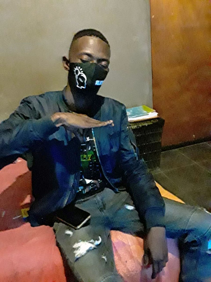 BLAQWELL1's tweet photo. The one and only #blaqwell_blaqpeople_soprano®️™️
🖤🖤🎙️🎧🎹🎶🎼🎤🖤🖤 https://t.co/RVbCC8aVEe