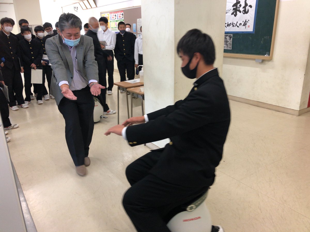hondatc_e's tweet photo. 本日は、新潟県にある県立新潟工業高等学校へ「キャリア講演会」を開催させていただきました‼
「#HondaJet」「#F1」の講演と赤 #NSX のエンジン始動、#UNICUB の乗車体験など致しました。楽しんで頂けましたか。今度は #ホンダ学園 にも来てください。ありがとうございました‼
#Honda https://t.co/VwuE6M1wEv