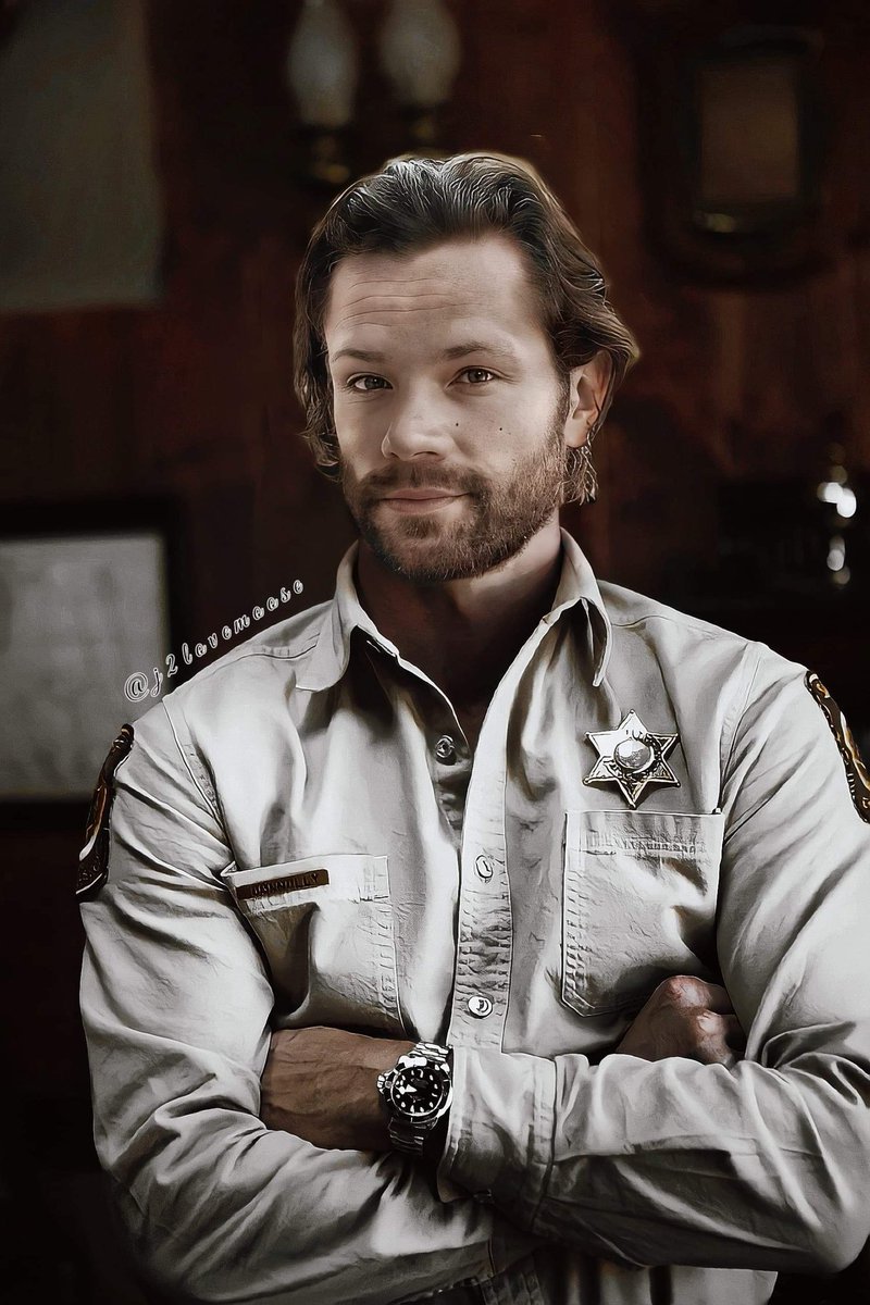j2lovemoose1's tweet photo. Ma'am don't objectify me, or I have to arrest you 🤠👮♂️
#jaredpadalecki #GoodLuckJared
#Walker
#walkertexasranger
#CordellWalker
#SPNFamilyForever
#Supernatural https://t.co/7YNOvggPOY