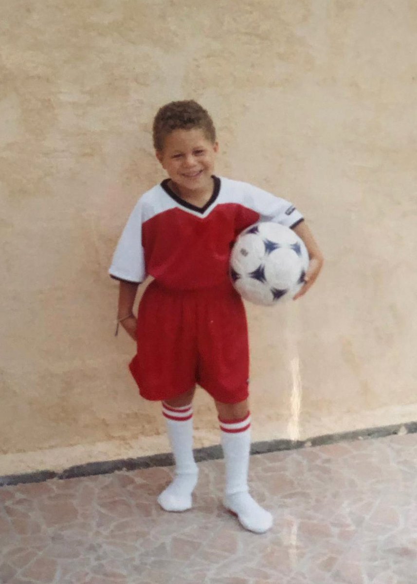 RedStarFC's tweet photo. Birthday Boy Melvyn #Doremus qui fête aujourd’hui ses 24 ans ! 🎁🥳 https://t.co/SgqG0Ll58p