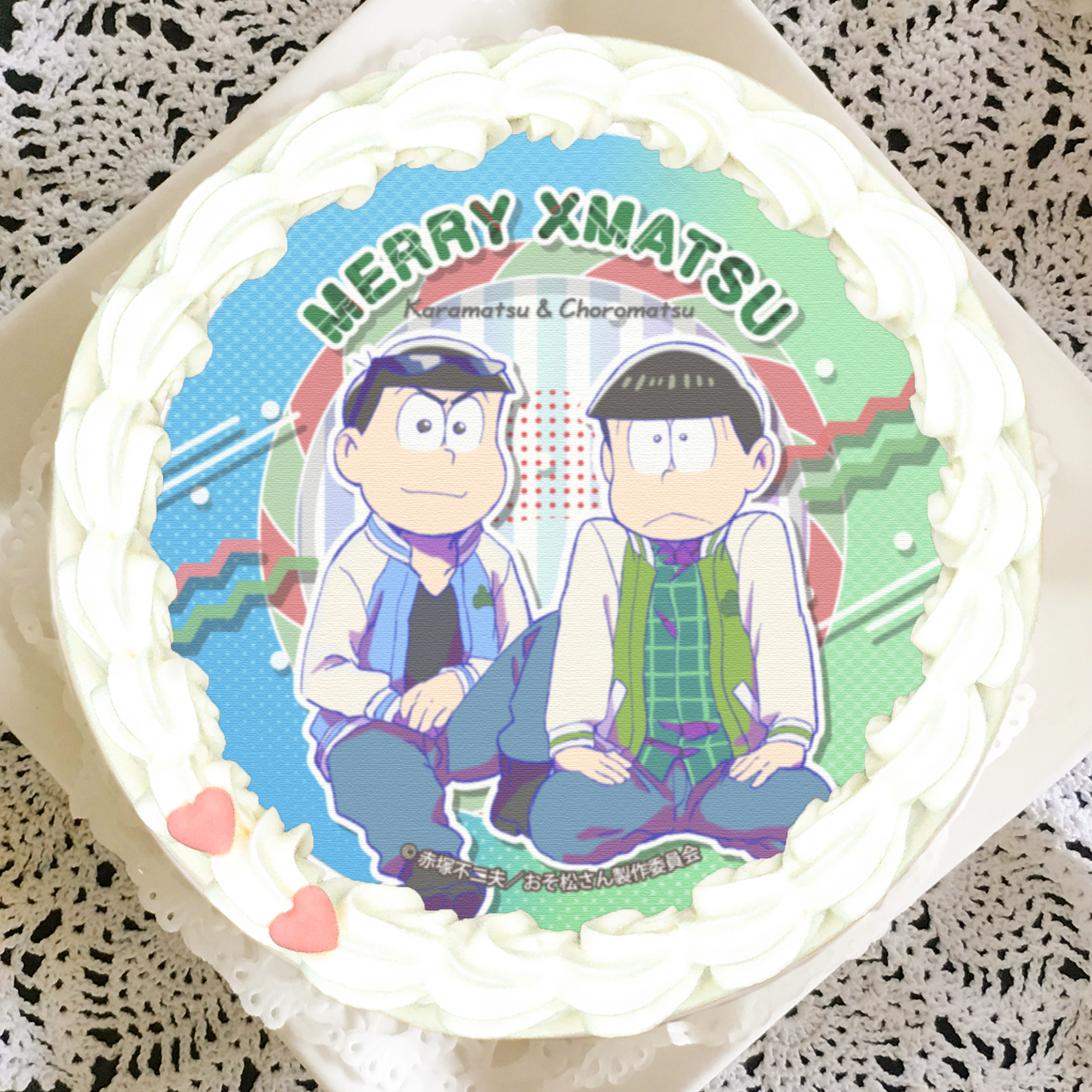 プリロール公式 キャラケーキ マカロン V Twitter おそ松さん クリスマスケーキご予約受付中 描きおこしのサンタイラストver など豊富なラインナップは全29種 ケーキと同じ絵柄の特典缶バッジ付きで全国へお届け 11月2日 月 まで 5 Off価格 プリロール公式 キャラケーキ マカロン V Twitter おそ松さん クリスマスケーキご予約受付中 描きおこしのサンタイラストver など豊富なラインナップは全29種 ケーキと同じ絵柄の特典缶バッジ付きで全国へお届け 11月2日 月 まで 5 Off価格